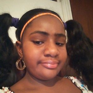 Meet your Posher, Simone